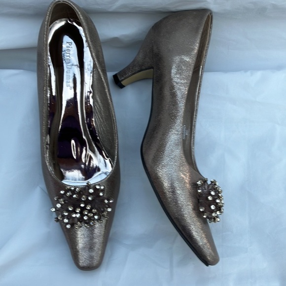 EUC Sz 10M 3” Pierre Dumas pewter heels - Picture 2 of 7